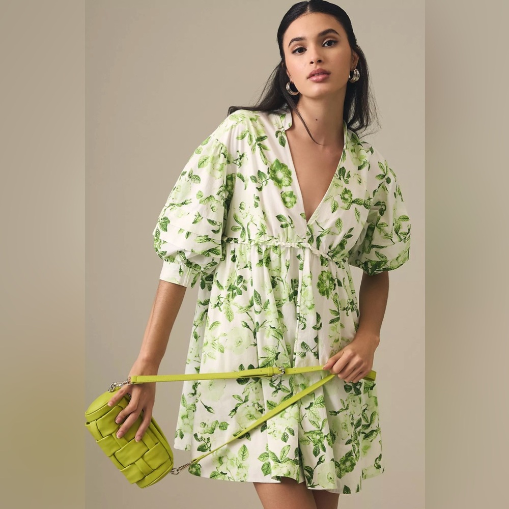 Anthropologie Maeve V-Neck Tunic
Dress Green Motif Floral Mini Short Sleeve